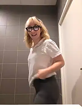 Snapshot of Giuliana_baby chatting on 4, 2, 2025 Giuliana baby online show from 4, 2, 2025