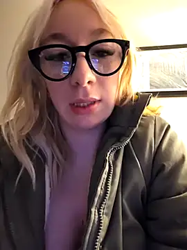 Snapshot of Giuliana_baby chatting on 17, 2, 2025 Giuliana baby online show from 17, 2, 2025