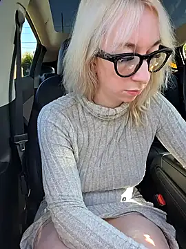 Snapshot of Giuliana_baby chatting on 2, 3, 2025 Giuliana baby online show from 2, 3, 2025