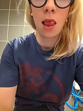 Snapshot of Giuliana_baby chatting on 8, 3, 2025 Giuliana baby online show from 8, 3, 2025