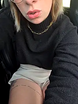 Snapshot of Giuliana_baby chatting on 22, 11, 2025 Giuliana baby online show from 22, 11, 2025