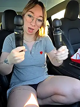 Snapshot of Giuliana_baby chatting on 26, 11, 2025 Giuliana baby online show from 26, 11, 2025