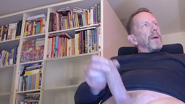 Snapshot of BennyK72 chatting on 24, 2, 2025 BennyK72 online show from 24, 2, 2025