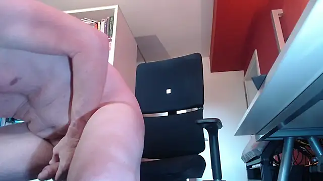 Snapshot of BennyK72 chatting on 29, 9, 2025 BennyK72 online show from 29, 9, 2025