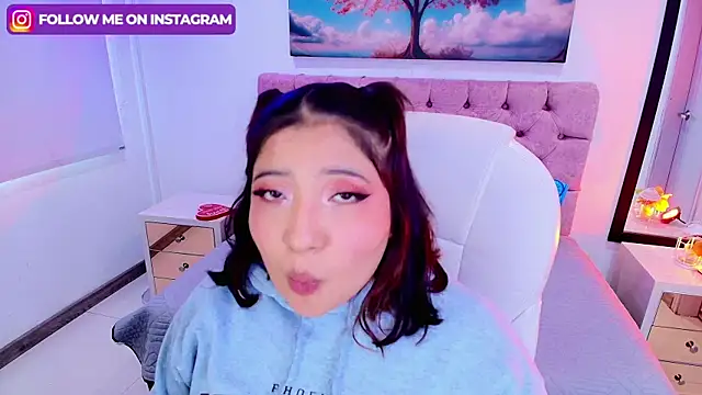 Snapshot of Emma_monserrat chatting on 18, 9, 2025 Emma monserrat online show from 18, 9, 2025