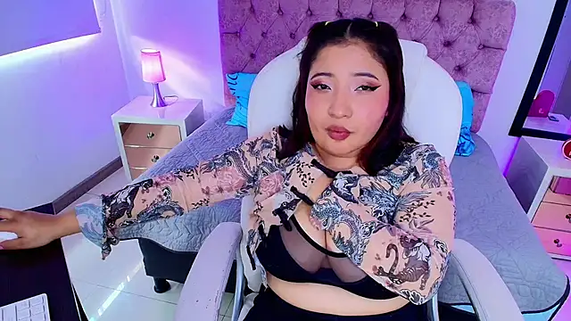 Snapshot of Emma_monserrat chatting on 26, 9, 2025 Emma monserrat online show from 26, 9, 2025