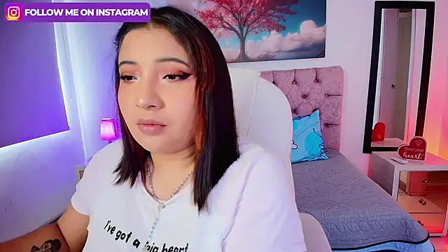 Snapshot of Emma_monserrat chatting on 30, 9, 2025 Emma monserrat online show from 30, 9, 2025