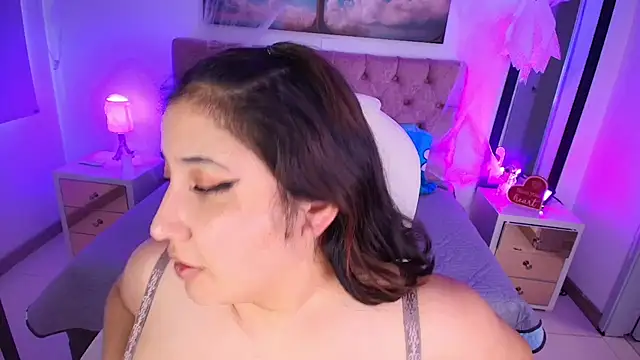 Snapshot of Emma_monserrat chatting on 22, 10, 2025 Emma monserrat online show from 22, 10, 2025