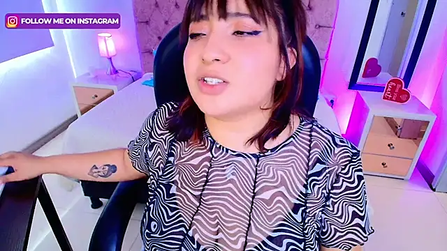 Snapshot of Emma_monserrat chatting on 7, 11, 2025 Emma monserrat online show from 7, 11, 2025