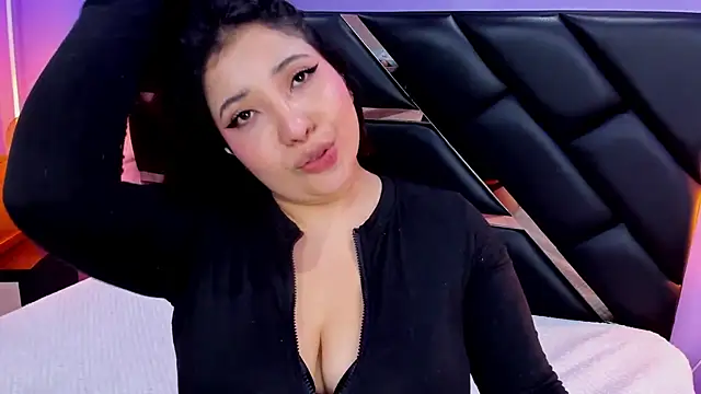 Snapshot of Emma_monserrat chatting on 2, 7, 2026 Emma monserrat online show from 2, 7, 2026