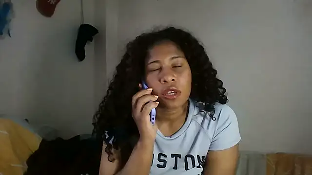 Snapshot of Ivon-09 chatting on 10, 12, 2024 Ivon-09 online show from 10, 12, 2024