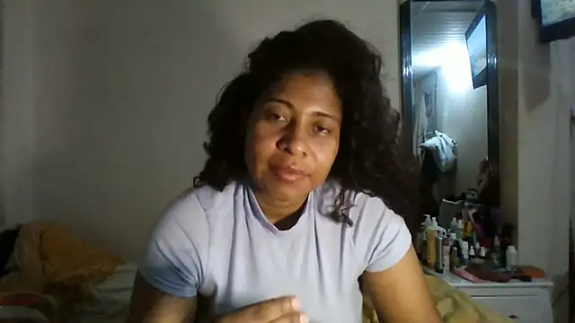 Snapshot of Ivon-09 chatting on 14, 12, 2024 Ivon-09 online show from 14, 12, 2024