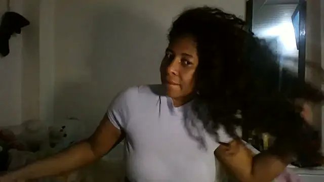 Snapshot of Ivon-09 chatting on 21, 12, 2024 Ivon-09 online show from 21, 12, 2024