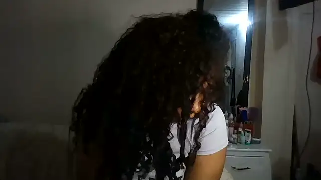 Snapshot of Ivon-09 chatting on 27, 12, 2024 Ivon-09 online show from 27, 12, 2024