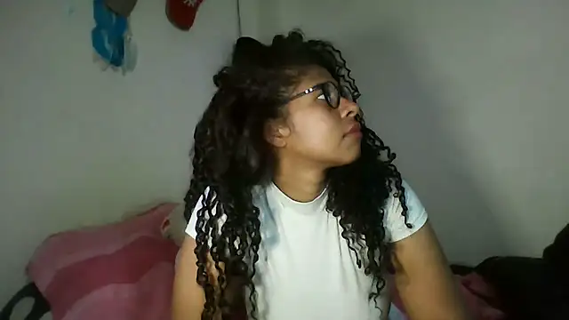 Snapshot of Ivon-09 chatting on 22, 1, 2025 Ivon-09 online show from 22, 1, 2025