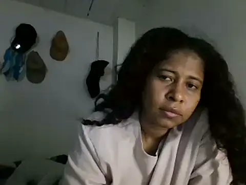 Snapshot of Ivon-09 chatting on 12, 2, 2025 Ivon-09 online show from 12, 2, 2025