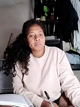 Snapshot of Ivon-09 chatting on 15, 2, 2025 Ivon-09 online show from 15, 2, 2025