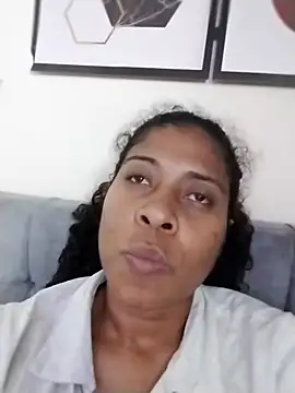 Snapshot of Ivon-09 chatting on 17, 2, 2025 Ivon-09 online show from 17, 2, 2025