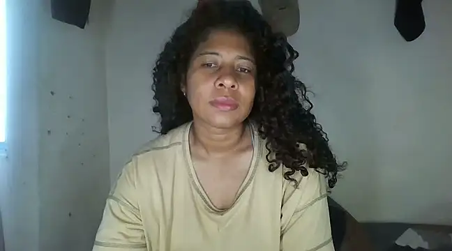 Snapshot of Ivon-09 chatting on 23, 2, 2025 Ivon-09 online show from 23, 2, 2025