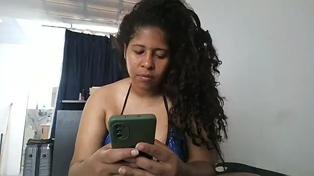 Snapshot of Ivon-09 chatting on 24, 9, 2025 Ivon-09 online show from 24, 9, 2025