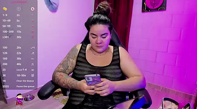 Snapshot of Sharon_hils chatting on 17, 12, 2024 Sharon hils online show from 17, 12, 2024