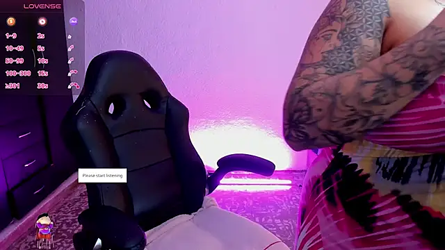 Snapshot of Sharon_hils chatting on 7, 11, 2025 Sharon hils online show from 7, 11, 2025