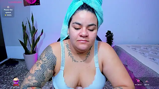 Snapshot of Sharon_hils chatting on 5, 5, 2026 Sharon hils online show from 5, 5, 2026