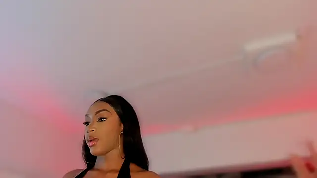 Snapshot of ChaynnaCooper chatting on 14, 12, 2025 ChaynnaCooper online show from 14, 12, 2025