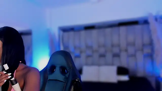 Snapshot of ChaynnaCooper chatting on 14, 12, 2025 ChaynnaCooper online show from 14, 12, 2025