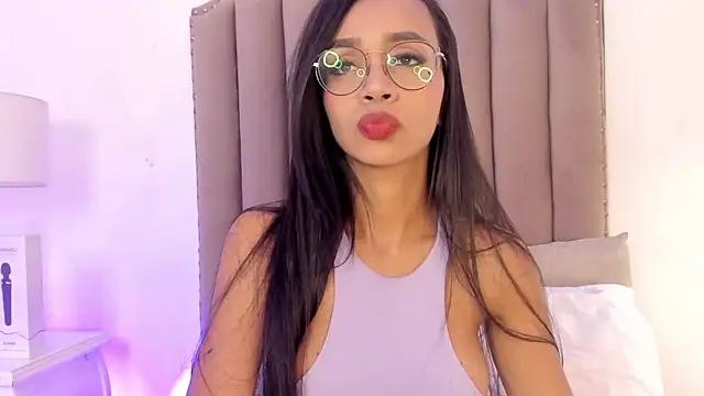 Snapshot of SamanthaFerrer__ chatting on 4, 2, 2025 SamanthaFerrer online show from 4, 2, 2025