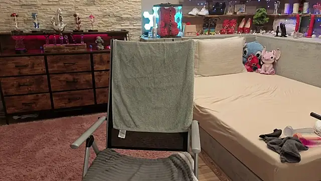 Snapshot of Kimberly-Caprice chatting on 3, 4, 2026 Kimberly-Caprice online show from 3, 4, 2026