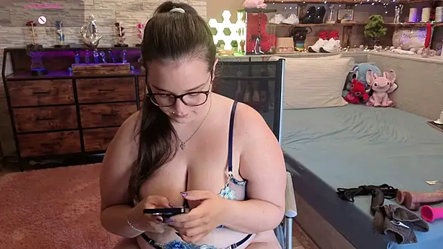 Kimberly-Caprice online show from 31, 5, 2026