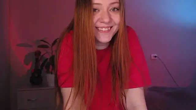 Snapshot of SarahSweetie chatting on 5, 11, 2025 SarahSweetie online show from 5, 11, 2025