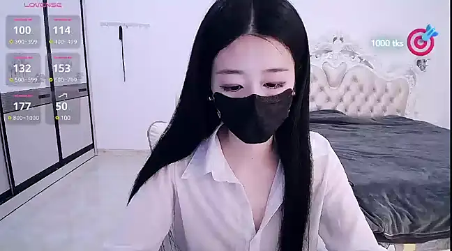 Snapshot of CN-xiaofei chatting on 1, 3, 2025 CN-xiaofei online show from 1, 3, 2025