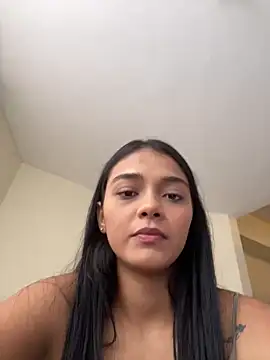 Snapshot of evely_coelloo chatting on 18, 3, 2025 evely coelloo online show from 18, 3, 2025