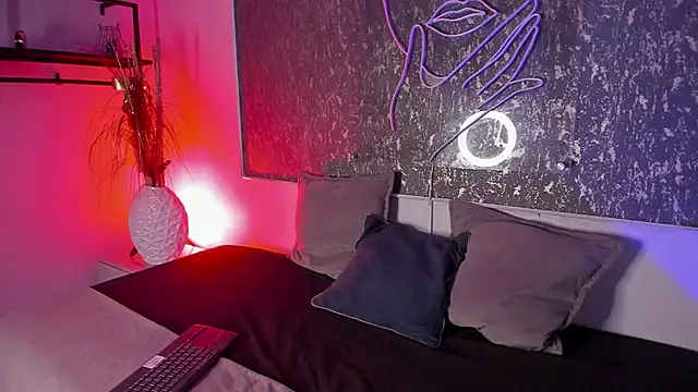 Snapshot of KatyXXX_gh chatting on 10, 12, 2024 KatyXXX gh online show from 10, 12, 2024