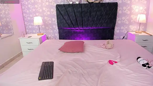 BritneySweet  online show from 3, 2, 2026