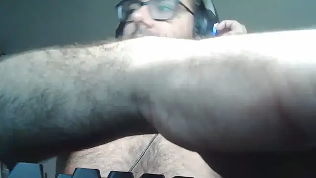 Snapshot of manokiitoo chatting on 5, 4, 2026 manokiitoo online show from 5, 4, 2026