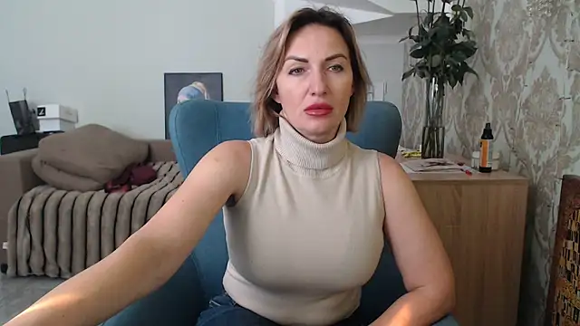 Snapshot of Mallinia chatting on 13, 3, 2026 Mallinia online show from 13, 3, 2026