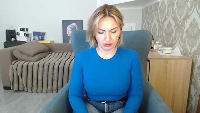 Snapshot of Mallinia chatting on 21, 4, 2026 Mallinia online show from 21, 4, 2026