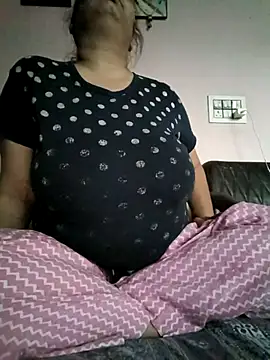 Snapshot of Kavya_kapoor chatting on 7, 10, 2025 Kavya kapoor online show from 7, 10, 2025