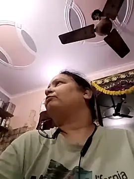 Snapshot of Kavya_kapoor chatting on 30, 10, 2025 Kavya kapoor online show from 30, 10, 2025