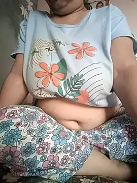 Snapshot of Kavya_kapoor chatting on 5, 11, 2025 Kavya kapoor online show from 5, 11, 2025