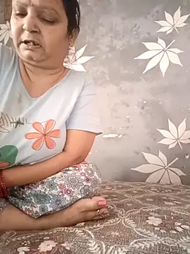 Snapshot of Kavya_kapoor chatting on 6, 11, 2025 Kavya kapoor online show from 6, 11, 2025