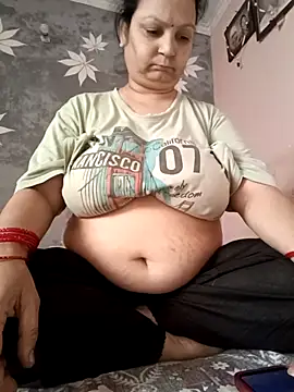 Snapshot of Kavya_kapoor chatting on 13, 11, 2025 Kavya kapoor online show from 13, 11, 2025