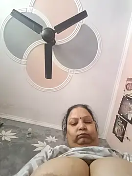 Snapshot of Kavya_kapoor chatting on 26, 11, 2025 Kavya kapoor online show from 26, 11, 2025