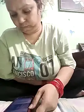 Snapshot of Kavya_kapoor chatting on 28, 11, 2025 Kavya kapoor online show from 28, 11, 2025