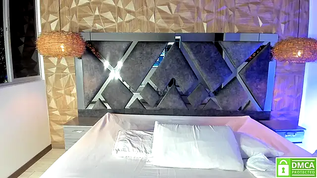 Snapshot of Rose_Evans__ chatting on 11, 11, 2025 Rose Evans online show from 11, 11, 2025