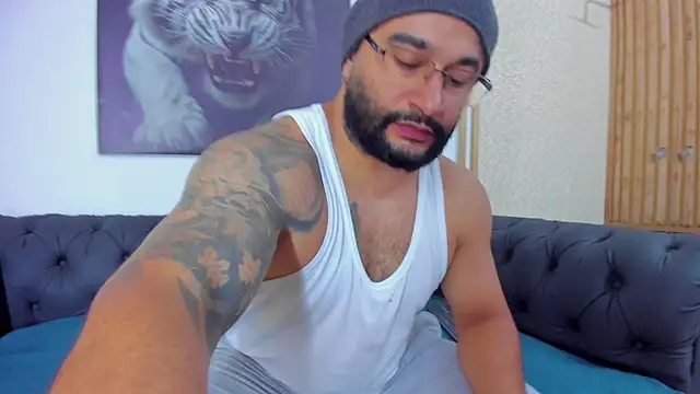 Snapshot of Luke__09 chatting on 28, 2, 2025 Luke 09 online show from 28, 2, 2025