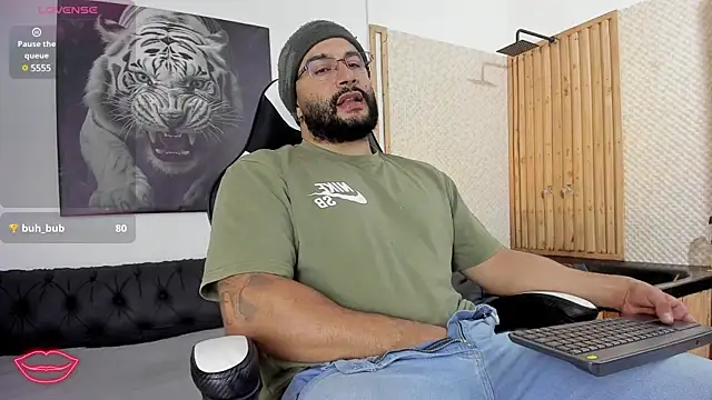 Snapshot of Luke__09 chatting on 1, 3, 2025 Luke 09 online show from 1, 3, 2025